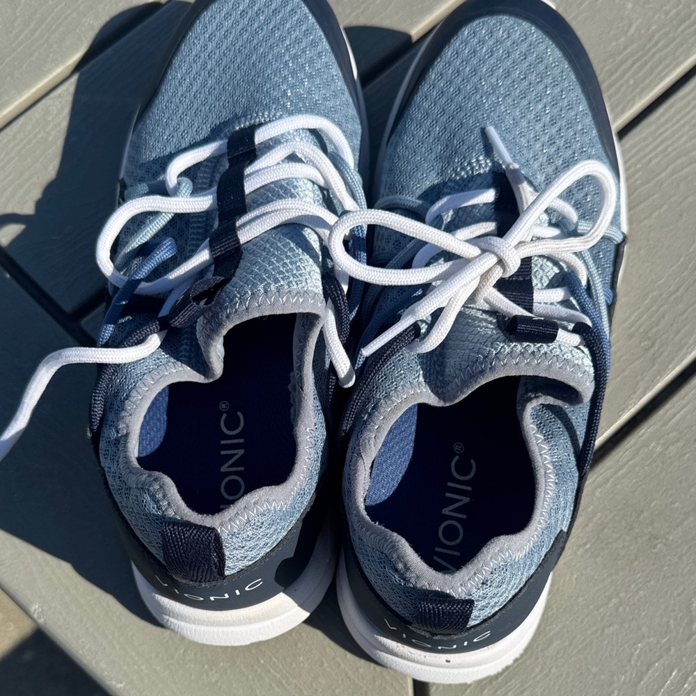 Vionic' Navy and Light Blue Sneakers